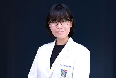 陳茜妮 醫師專治扭傷挫傷拉傷、坐骨神經痛、運動傷害、網球肘、五十肩、多年酸痛、感冒、失眠、憂鬱症、腸胃機能障礙、睡眠障礙、咳嗽、頭痛、中風後遺症、顏面神經麻痺、泌尿系統疾病、婦女症、體質虛弱、食慾不振、發育不良、青春痘、蕁麻疹、異位性皮膚炎、皮膚病