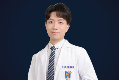 陳群穎 醫師專治眩暈、腸胃機能障礙、睡眠障礙、中風後遺症、坐骨神經痛、關節炎、不孕症、婦女病、青春痘、皮膚病、落枕、扳機指、媽媽手、肢麻、肩頸腰背酸痛、三高調理、自律神經失調、過敏體質調理、長新冠後遺症、男科性功能障礙、注意力不集中、自閉、腦麻、過動、低能量雷射針灸、乾眼症、韓式美顏針、除皺淡斑美白、消除眼袋、臉部拉提